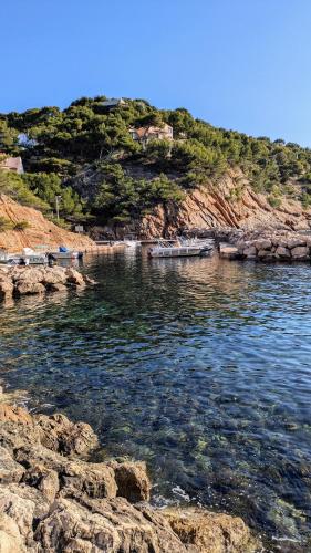 Közeli látványosságok, Grande maison vue mer méditerranée en Provence (Grande maison vue mer mediterranee en Provence) in Ensuès-la-Redonne