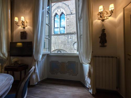 Apartments Florence - Orsanmichele view - image 3