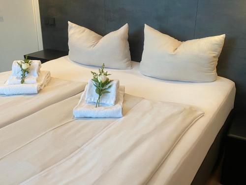 4 bedrooms, 6 beds