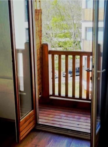 Confortable studio, jolie terrasse a 350 m de Paris in Gentilly