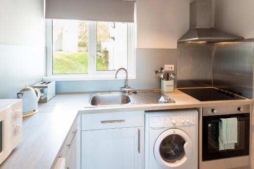 ห้องครัว, Woolacombe Beach Retreat Apartments in วูลาคอมบ์