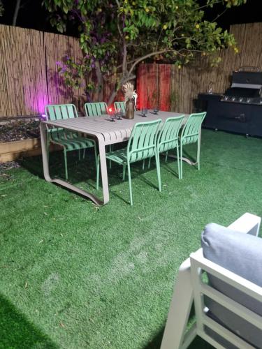 ספא ספייס in Neve Oranim