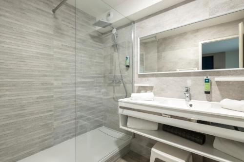 The Originals City Hôtel L'Arc-En-Ciel Thonon-les-Bains (Inter-Hotel) - image 3