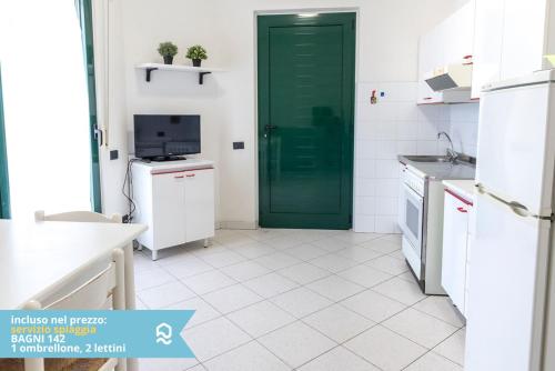  SE007 - Senigallia, bilocale sul mare con spiaggia in Senigallia