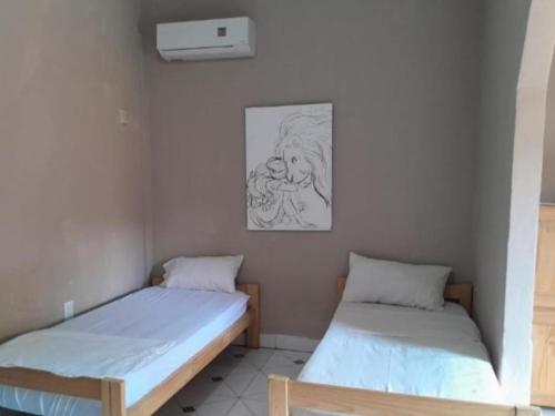 6-Bed Mixed Dormitory Room image 1
