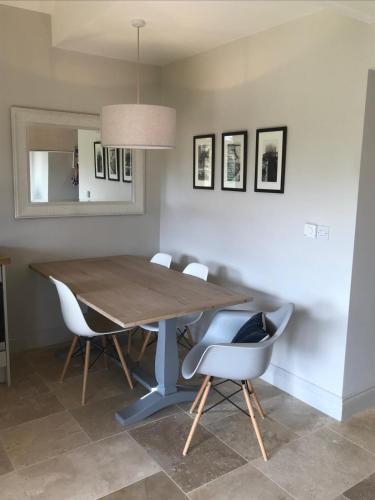 The Little House in คอลลูนีย์