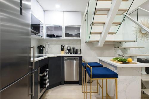 75-4A Brand new 3BR Prime UES W&D in unit thumb 2