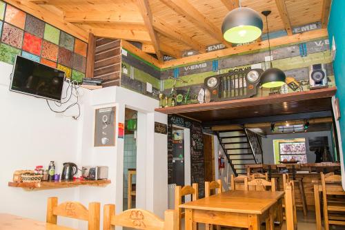 Pub/Hol, Sherpa Hostel in San Martin De Los Andes