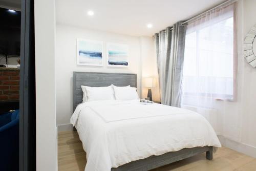 75-5A Luxury 3BR Duplex W&D in unit Elevator, New York (photo 5)