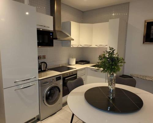 Cozy & Luxurious East Legon Apt with gym, pool & rooftop, Akra (zdjęcie 6)