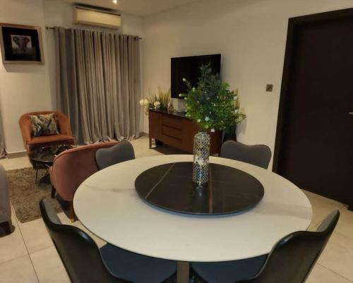 Cozy & Luxurious East Legon Apt with gym, pool & rooftop, Akra (zdjęcie 7)
