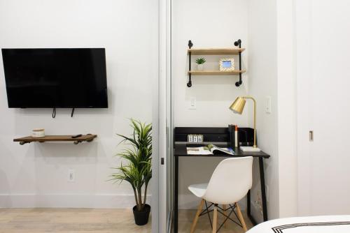 78-1B New 1BR prime UES WD in unit, New York (Foto 5)