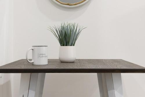 78-1B New 1BR prime UES WD in unit, New York (Foto 9)
