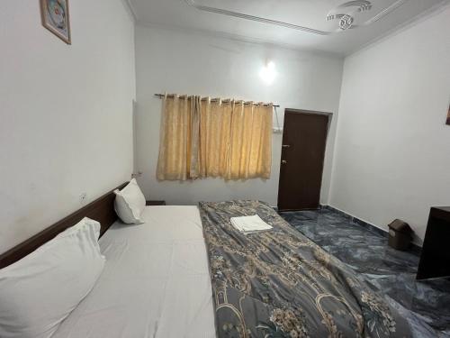 Double Room with Private Bathroom image 10