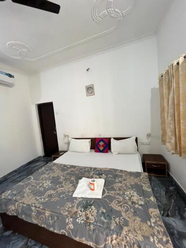 Double Room with Private Bathroom image 2
