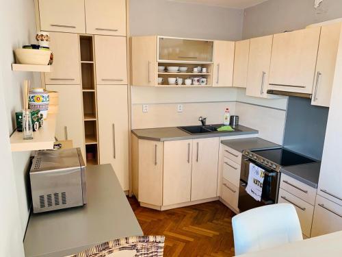 1-bedroom top floor apartment in heart of old town Bratislava, Bratislava (Foto 7)