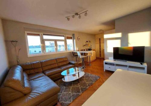 1-bedroom top floor apartment in heart of old town Bratislava, Bratislava (Foto 3)