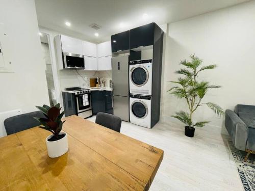 78-3A Luxury Brand New Modern 1BR W&D, New York (photo 9)