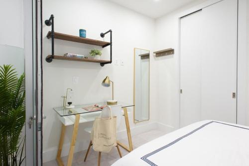 78-3B New Junior 1 BR Prime UES WD in unit, New York (photo 5)