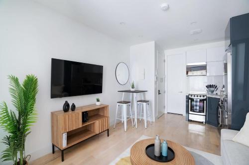 78-3C Newly renovated 1BR WD Walk 2 Central Park, New York (photo 7)