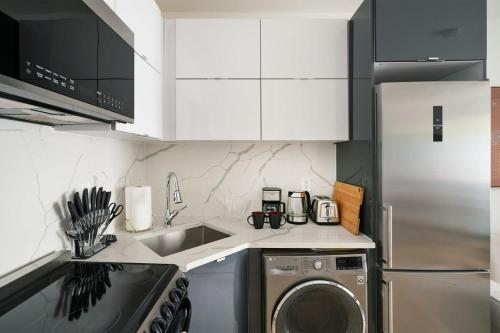 78-3C Newly renovated 1BR WD Walk 2 Central Park, New York (photo 9)