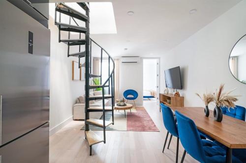 78-4A new 2BR Duplex with a private outdoor UES, New York (Foto 3)
