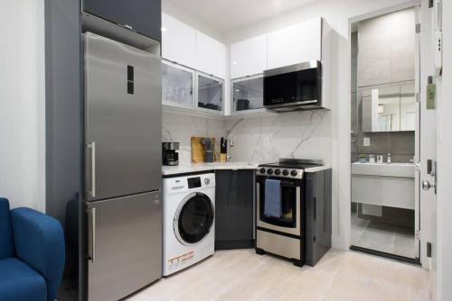 78-4B New Quality 1br W&D in unit Skylight, New York (Foto 8)