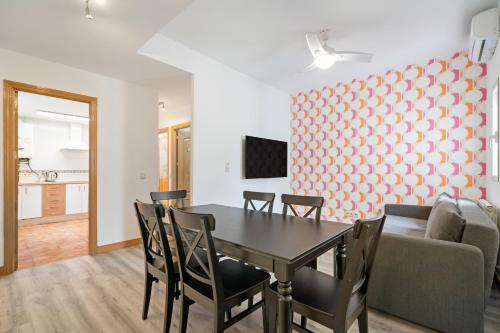 La Latina Sol. Espacioso apartamento, 12 pax, Madrid
