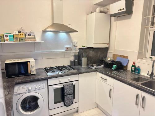 Flat in Aldgate East, London, London (photo 9)