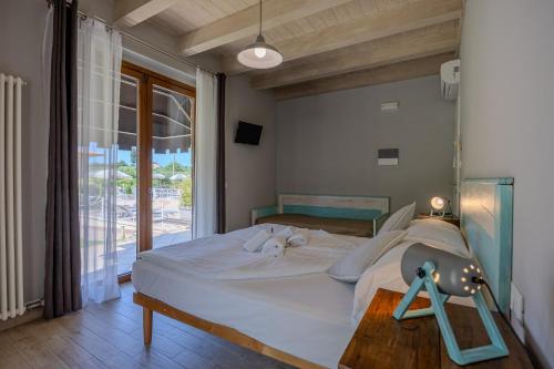 Quadruple Room with External Kitchenette and Pool view image 10