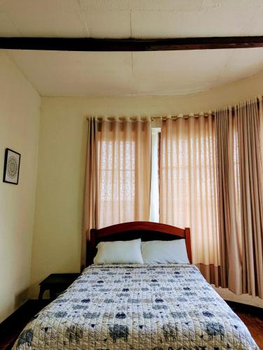 Superior Twin Room with City View image 8