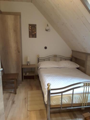 1 twin bed