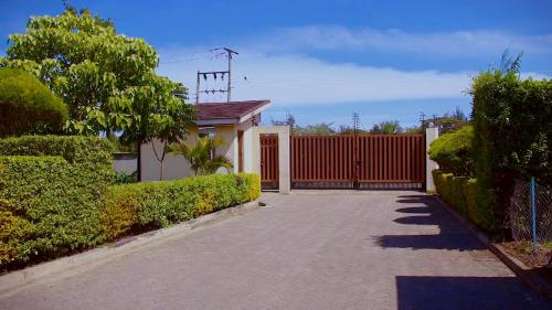 Exterior view, La Casa Savanna in Naivasha