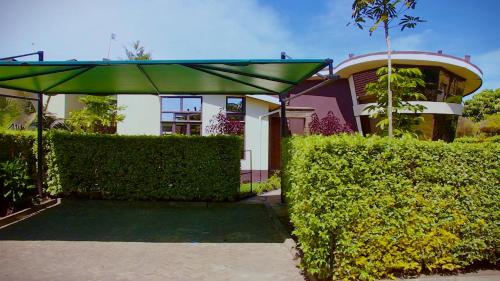 Exterior view, La Casa Savanna in Naivasha