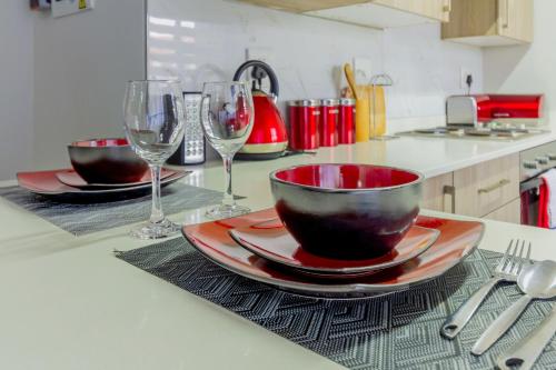 Buckingham Palace 2 Bed 2 Bath - Johannesburg Buckingham Palace 2 Bed 2 Bath - Johannesburg