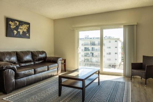 1BR with Kitchen Eastern Shores near Sunny Isles in Eastern Shores