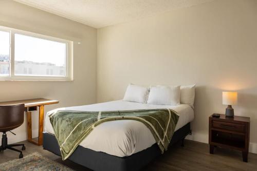 1BR with Kitchen Eastern Shores near Sunny Isles in Eastern Shores