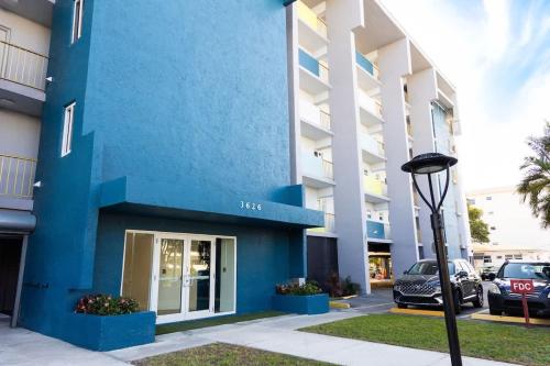 1BR with Kitchen Eastern Shores near Sunny Isles in Eastern Shores