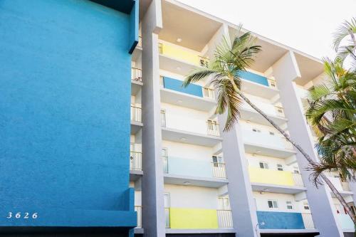 1BR with Kitchen Eastern Shores near Sunny Isles in Eastern Shores