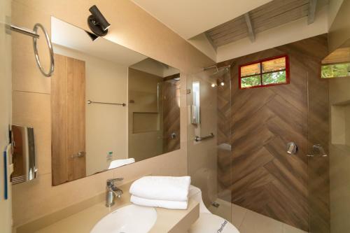 Superior Double Room image 10