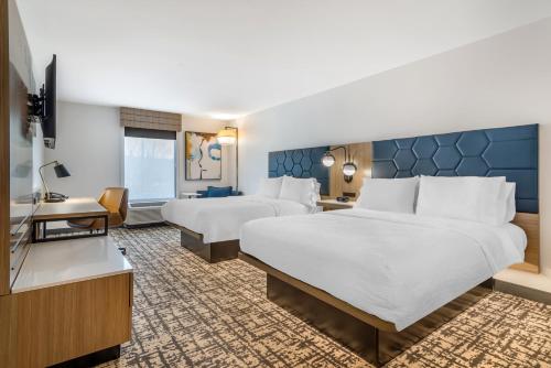 Queen Room with Two Queen Beds - Non-Smoking