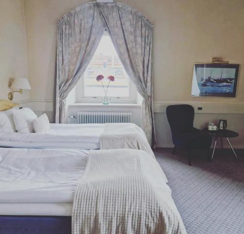 2 twin beds