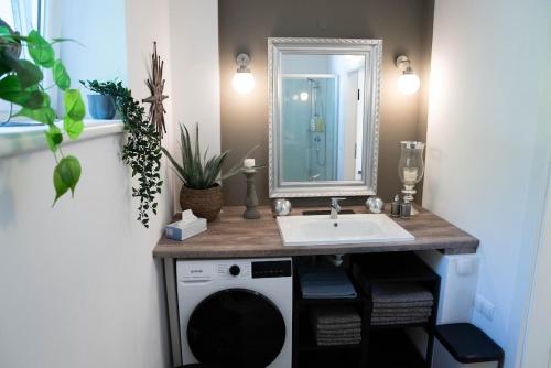 Sternvilla - Traumhaftes Apartment in bester Lage in บาด ทัตซ์มานน์สดอร์ฟ