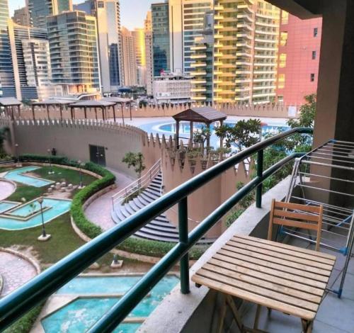 Familiar Partition Room In Tecom Near ICM Metro, Dubai (foto 7)