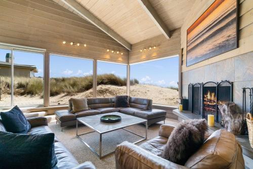 Oceanfront Retreat on Pajaro Dunes Beach in Pajaro Dunes