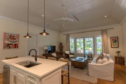 Pink Sands Resort in Dunmore Town