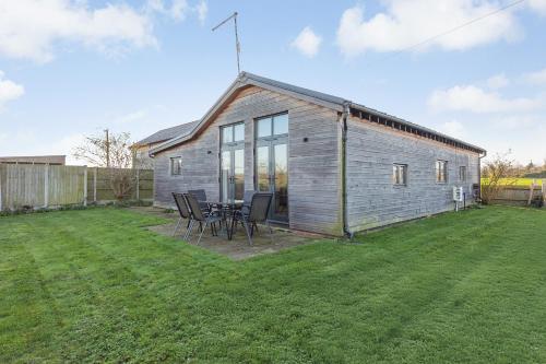 Leveret Lodge with secure garden for Dogs in Chislet