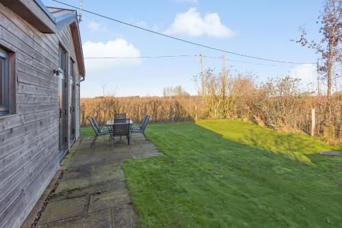 Leveret Lodge with secure garden for Dogs in Chislet