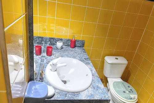 Banheiro, Appartement convivial au Moule avec jardin clôturé (Appartement convivial au Moule avec jardin cloture) in Le Moule