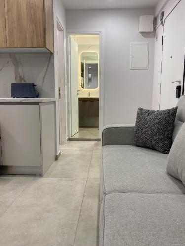 Stylish Apartment in the Heart of Athens, Афины (фото 9)